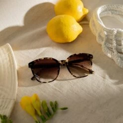 Nairobi Crystal Tortoise Brown -Luxury Gear Shop 48e0ddf3498342713f3a64cc142cb0b6