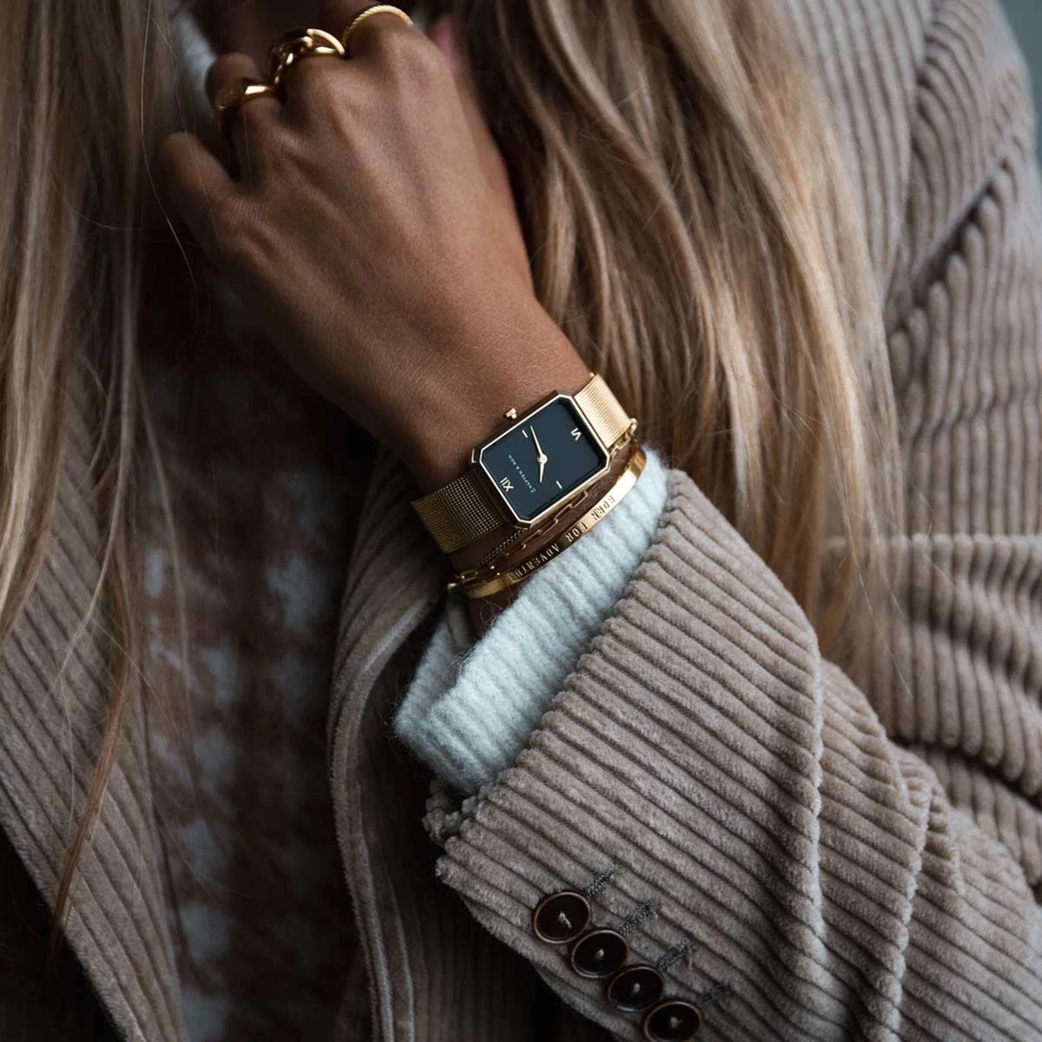 Grace Gold Black Mesh 4 Grace Gold Black Mesh - Image 2