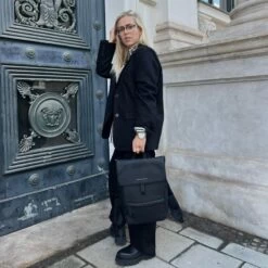 Fyn All Black -Luxury Gear Shop e635278a083275391c1da02bea922689