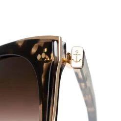 Manhattan Crystal Tortoise Brown 17 Manhattan Crystal Tortoise Brown -Luxury Gear Shop e848922e173a01a38daf1a1653efc913